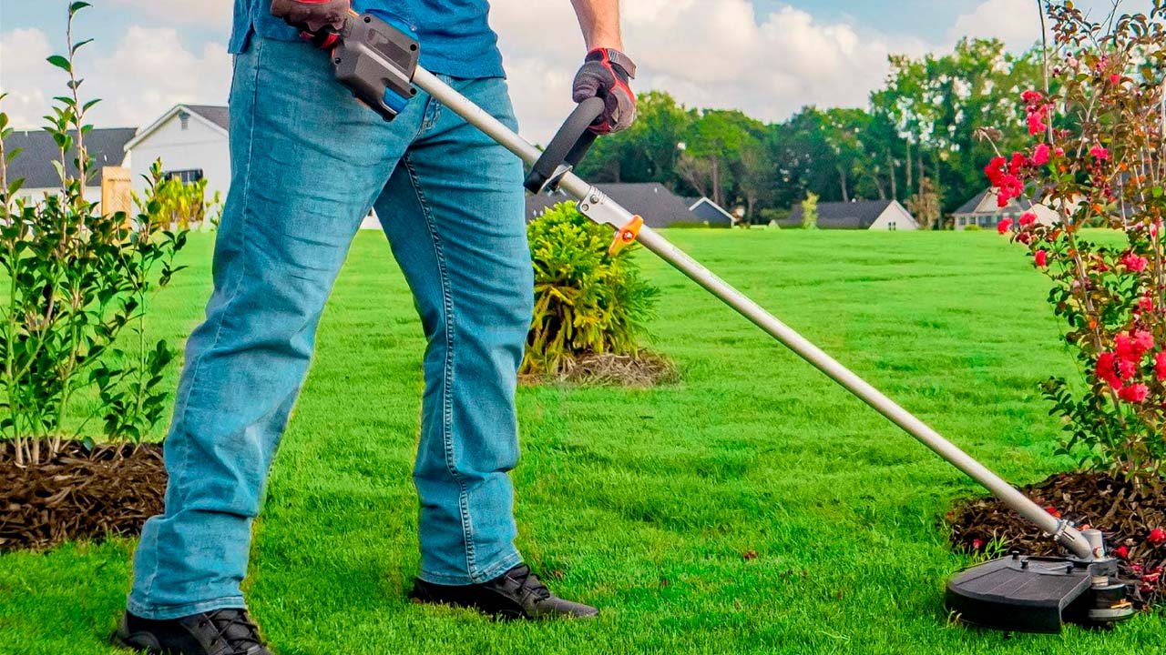 Guiro de gasolina LawnMaster NPTGSP2517A